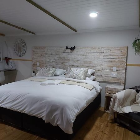 Villa Mariss Guesthouse Kraaifontein Extérieur photo
