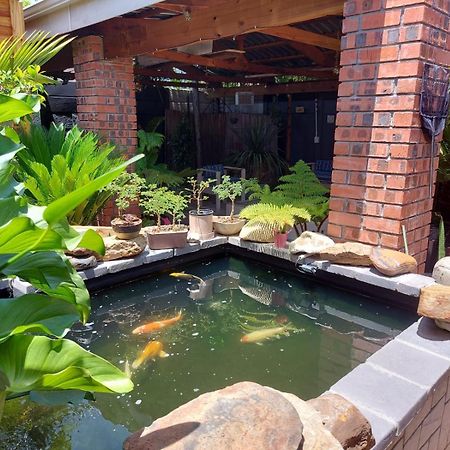 Villa Mariss Guesthouse Kraaifontein Extérieur photo