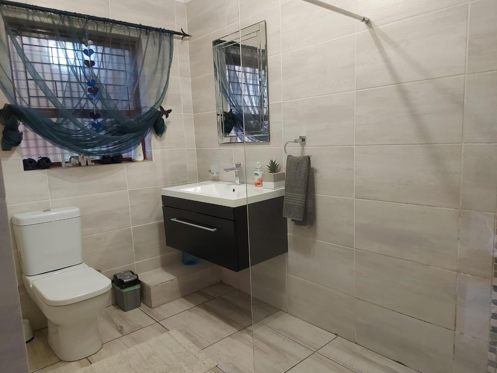 Villa Mariss Guesthouse Kraaifontein Extérieur photo