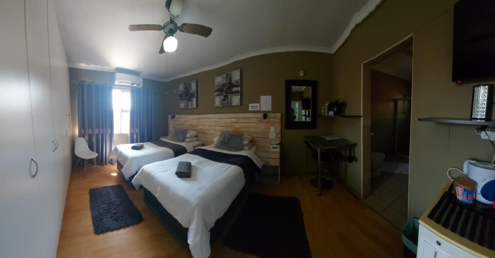 Villa Mariss Guesthouse Kraaifontein Extérieur photo